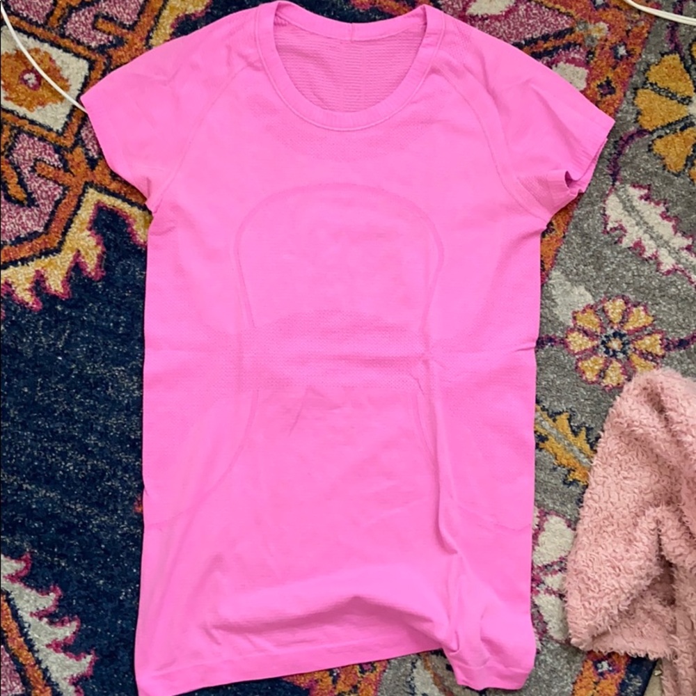 Lululemon workout top bright pink